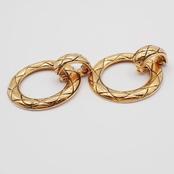 CHANEL Quilted Hoop Earrings Large Clip-On Gold GHW France Vintage - Picture 2 of 13